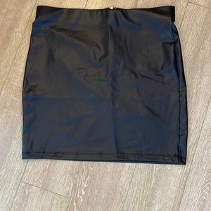 Faux leather mini skirt